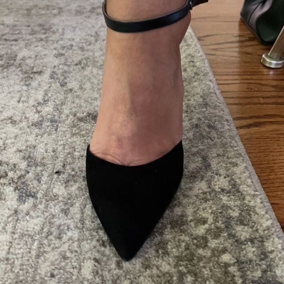 Black suede heels - Picture 7 of 8